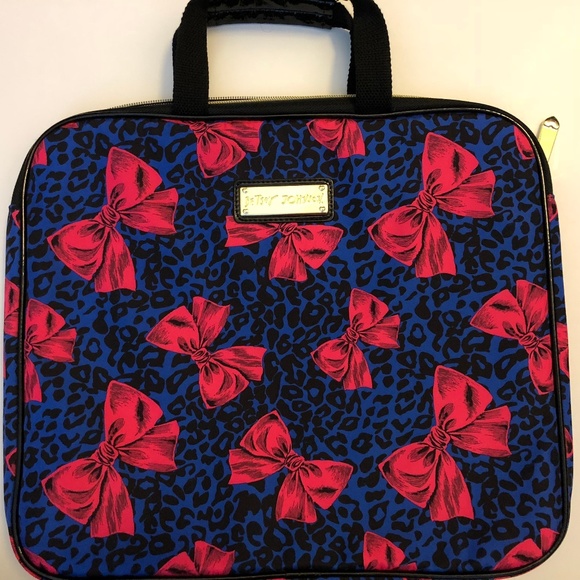 Betsey Johnson Handbags - Betsey Johnson Laptop Case